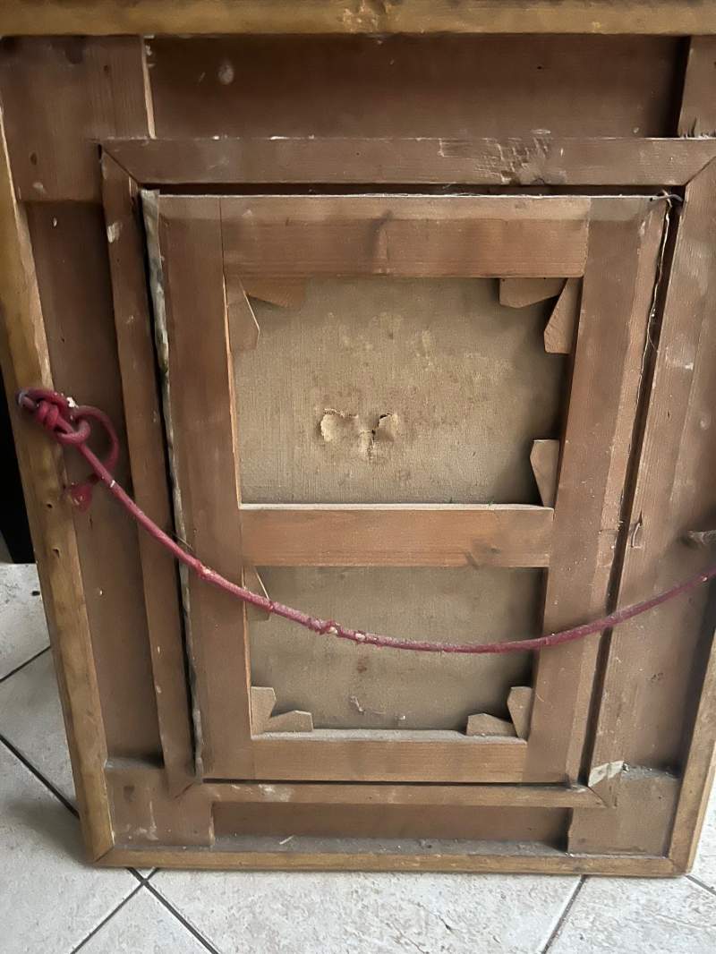 Bouquet de pensées dans un vase bleu